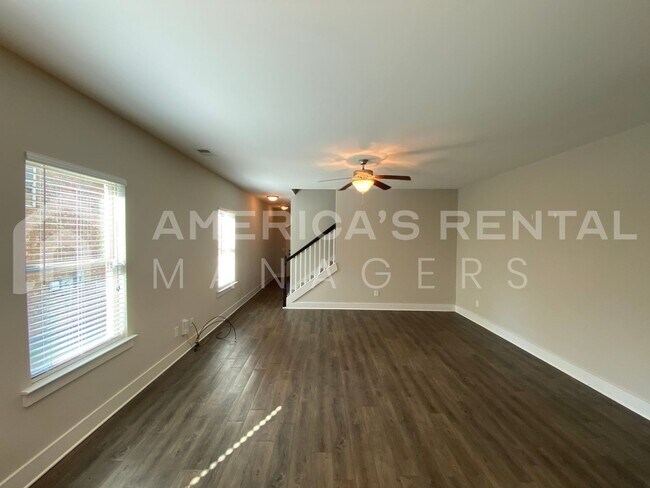 Building Photo - Large Townhome for Rent in Gardendale... Available to View Now!