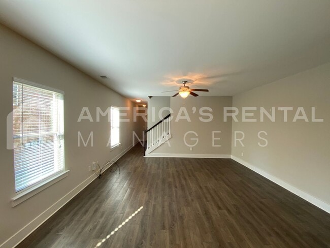 Building Photo - Large Townhome for Rent in Gardendale...  View with 48 Hours Notice!