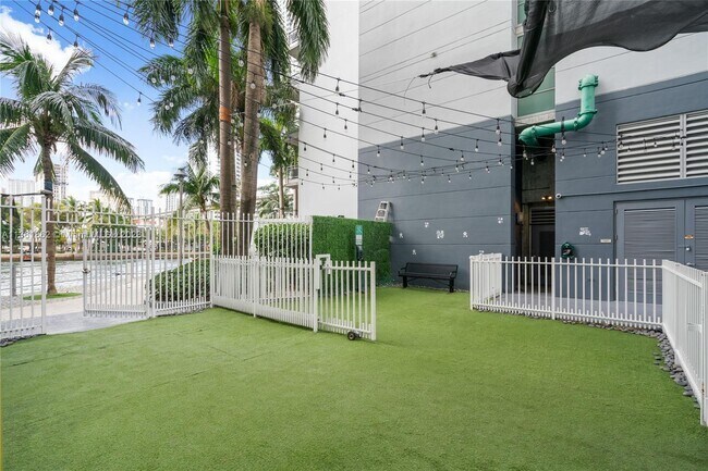 Building Photo - 690 SW 1st Ct