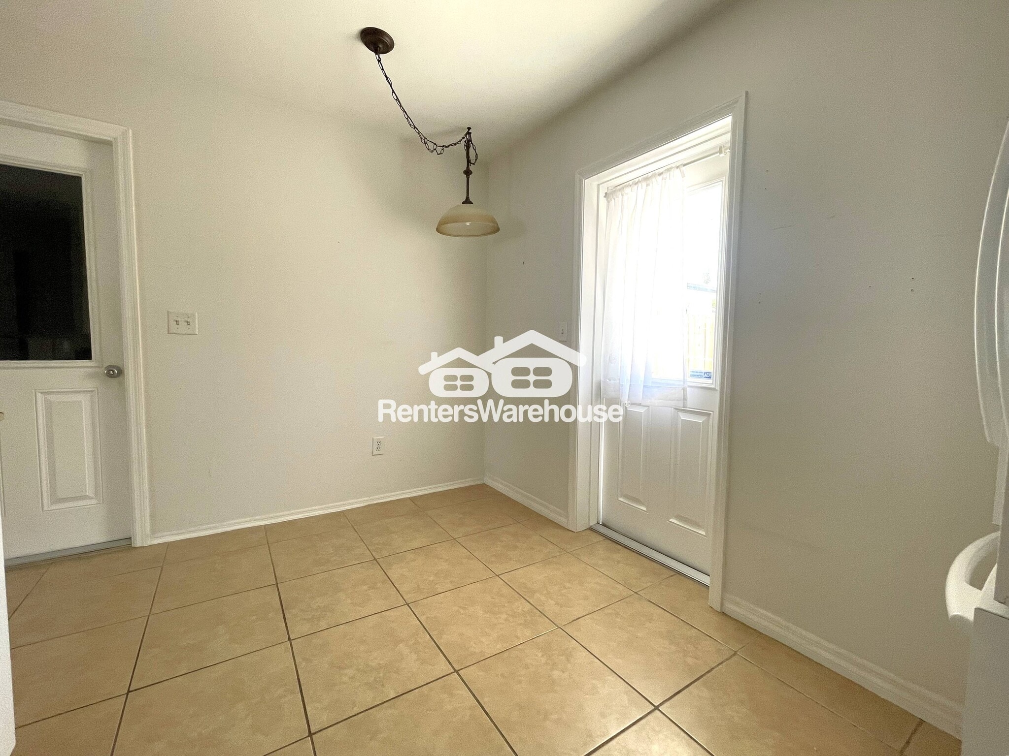 Building Photo - 1505 Beach Dr SE
