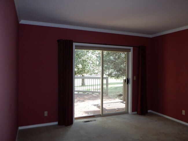 Building Photo - 3 Bed/2 Bath In River's Edge Community - G...
