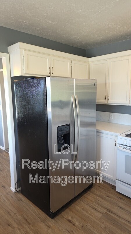 Building Photo - 33361 Gisborne St