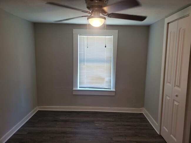 Building Photo - 6218 Woodrow St