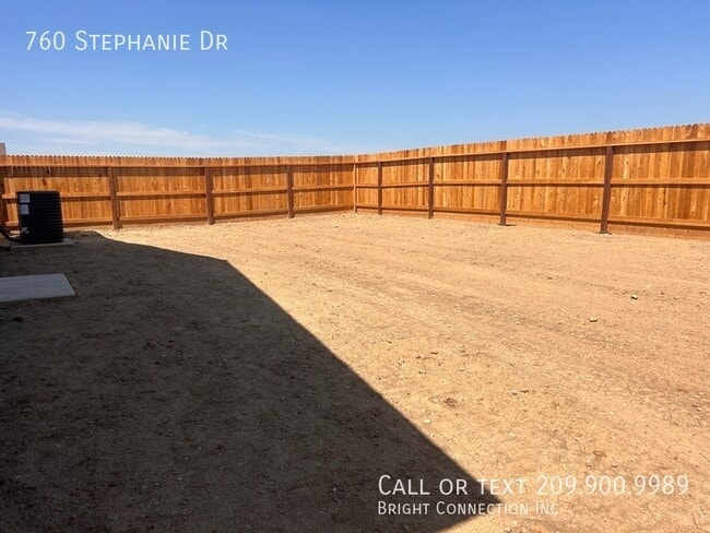 Building Photo - 760 Stephanie Dr
