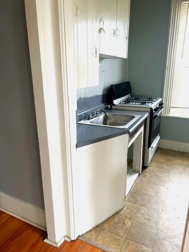 Building Photo - 78 Sherman St