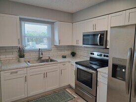 Building Photo - 6405 Cooper Ln