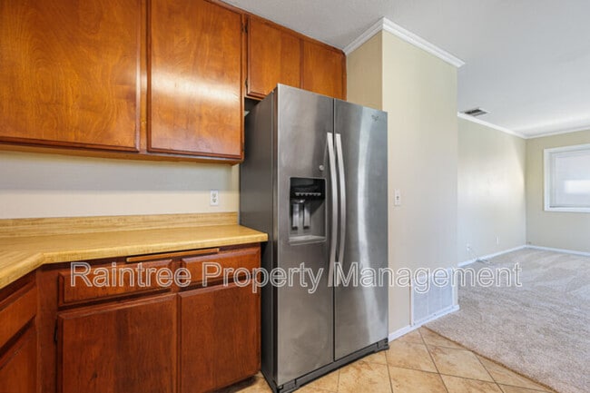 Building Photo - 1390 Hygeia Ave