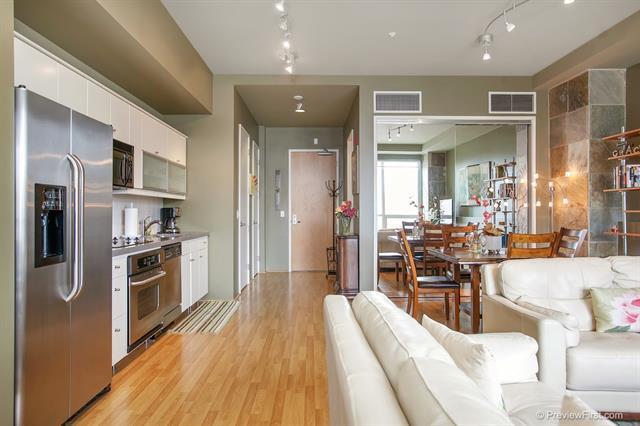 Building Photo - Luxe Loft Living in the Heart of Little Italy