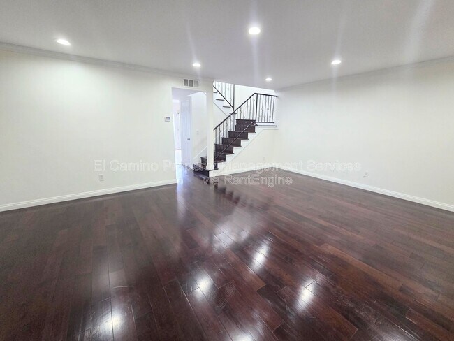 Building Photo - 8901 Serapis Ave