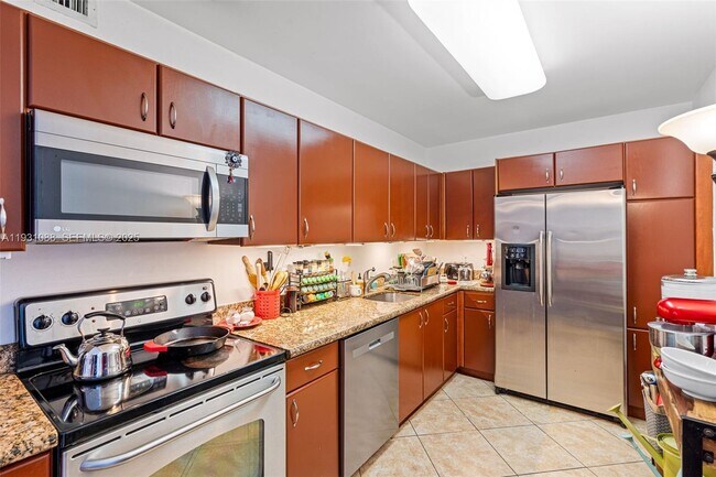 Building Photo - 401 69th St