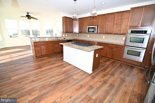 Building Photo - 7001 Chaptico Ct
