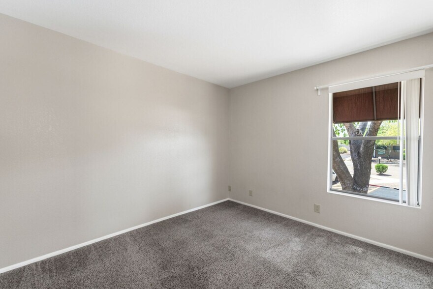 Building Photo - 16657 E Gunsight Dr