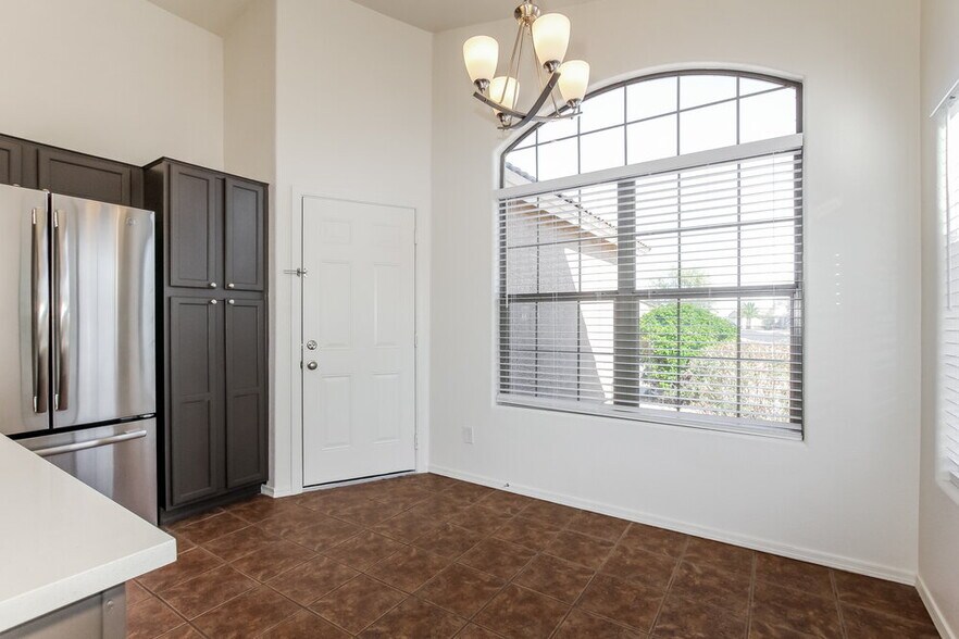 Building Photo - 13362 W Mauna Loa Ln