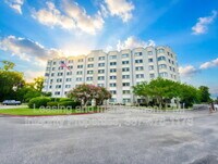 Building Photo - 11550 Southfork Ave