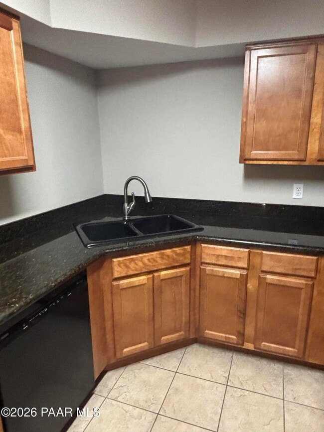 Building Photo - 8787 E Mountain View Rd