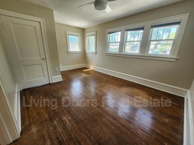Building Photo - 2300 Sewell St