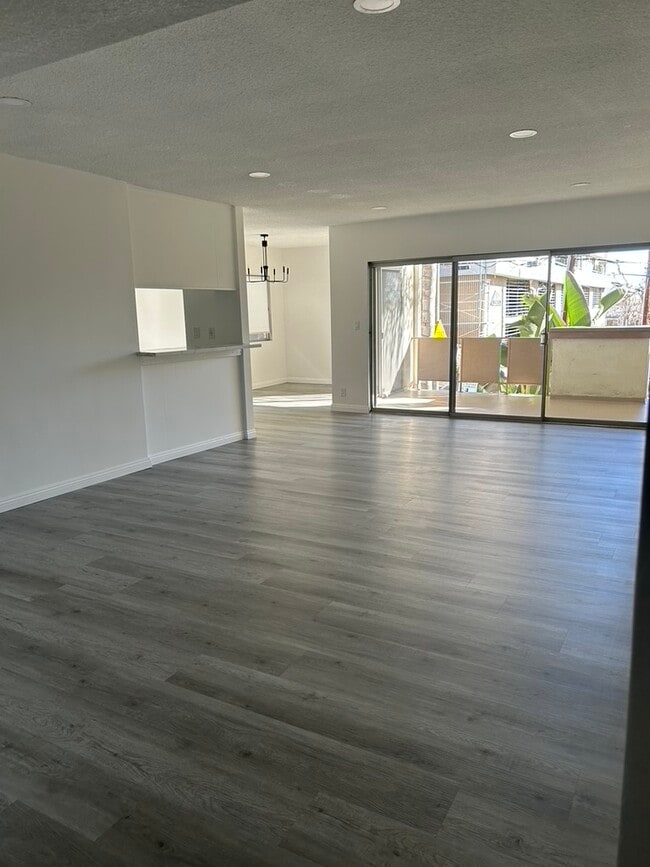 Living Room - 1841 N Fuller Ave
