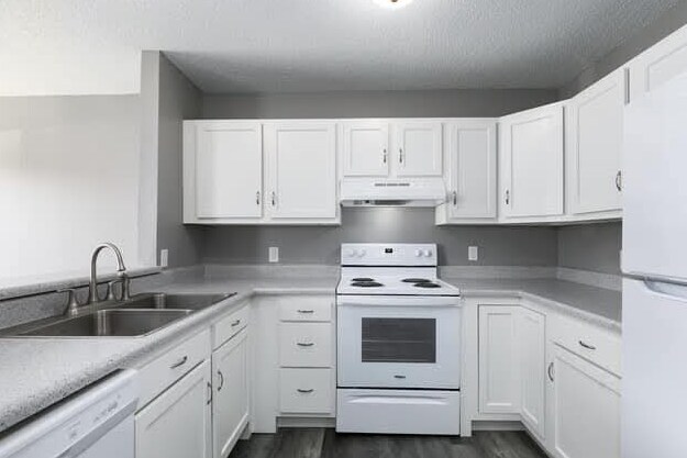 Building Photo - 103 Sandstone Ct