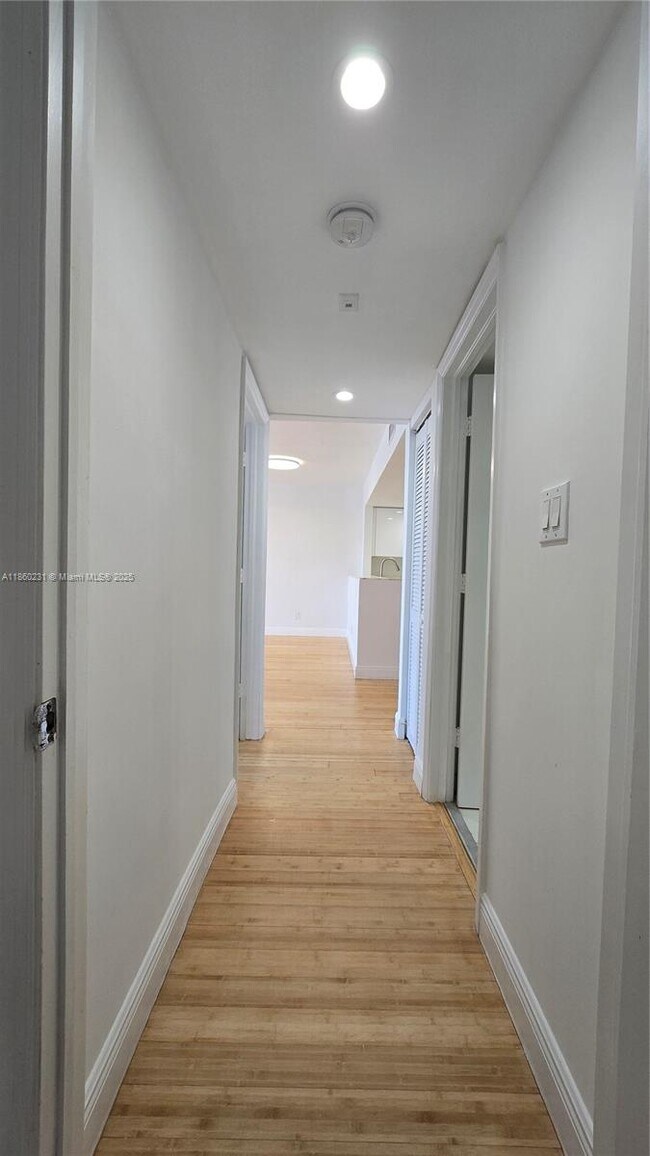 Building Photo - 5600 Collins Ave