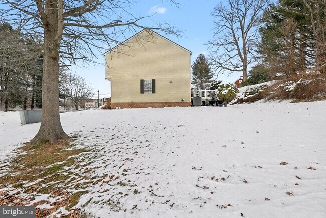 Building Photo - 1713 Chesterfield Square