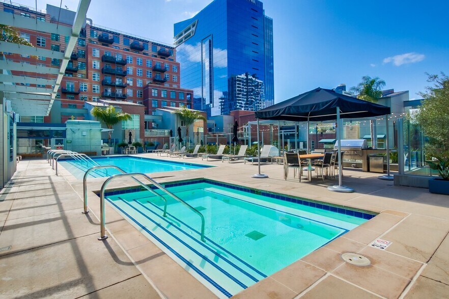 Building Photo - 800 The Mark Ln