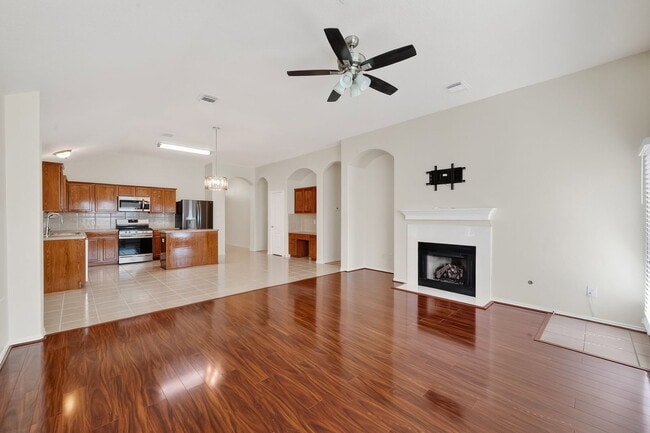 Building Photo - 9830 Lynette Falls Dr