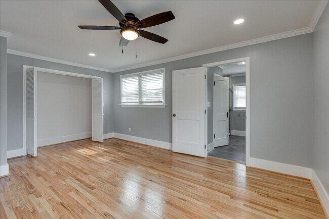 Building Photo - 3 bedroom home in Red Bank!