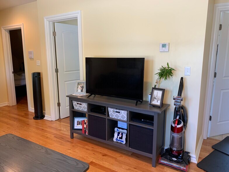 Living Room - 1662 N Mozart St