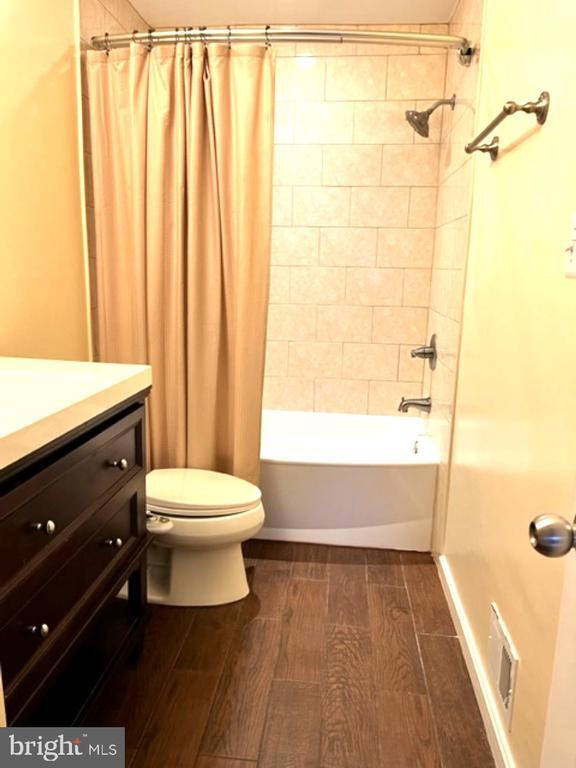 Building Photo - 3840 Steppes Ct