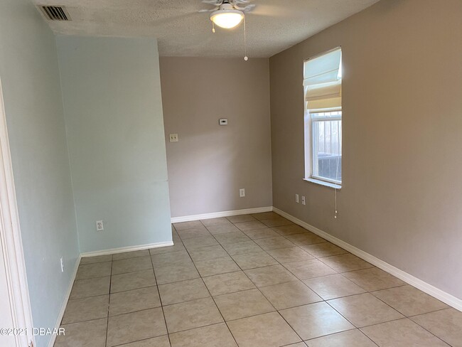 Building Photo - 420 Miriam Ave