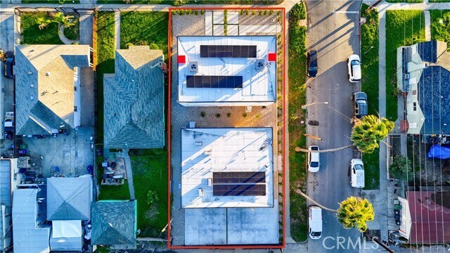 Building Photo - 803 E 84th Pl