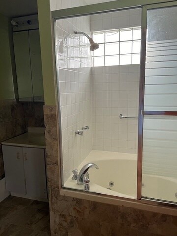 Building Photo - 5406 N Lovejoy Ave