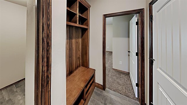 Building Photo - 14301 Peach Tree Dr
