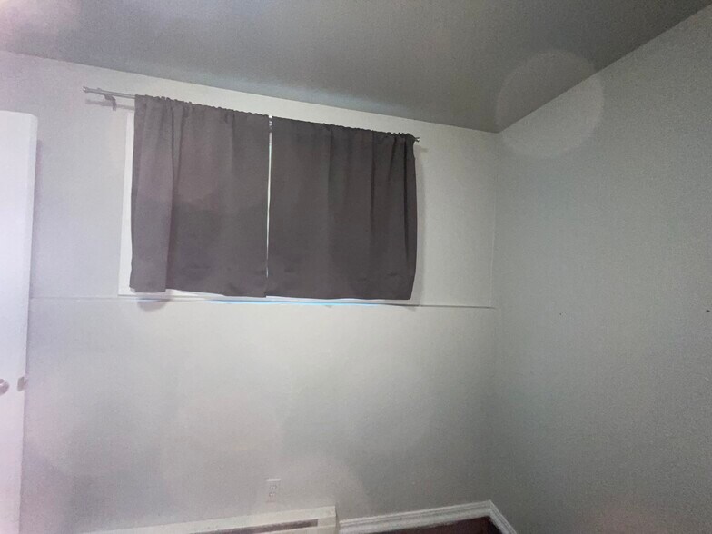 Building Photo - 5120 S Roxbury St