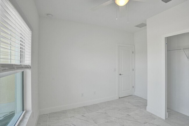 Building Photo - Gorgeous Brand New 3 Bedroom 2 Bath (2-story) Townhouse in Deerfield Beach