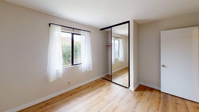 Building Photo - Charming 3BR/2BA Home with Oversized Fenced Yard in Prime Petaluma Location