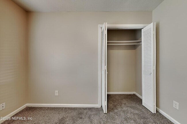 Building Photo - 2804 Canyon Ct
