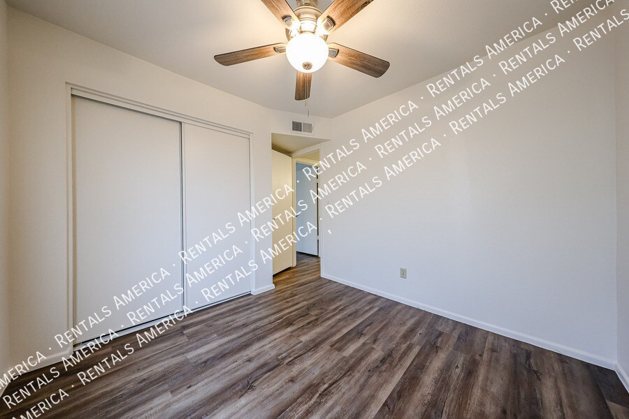Building Photo - 1055 N Recker Rd