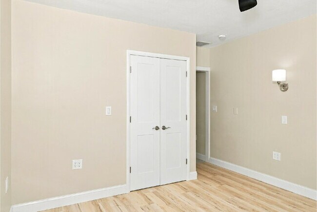 Building Photo - Fully Renovated 3/2 Near Manasota Beach with a Sunroom and a Big Backyard