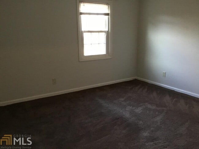 Building Photo - 3121 Colonial Way