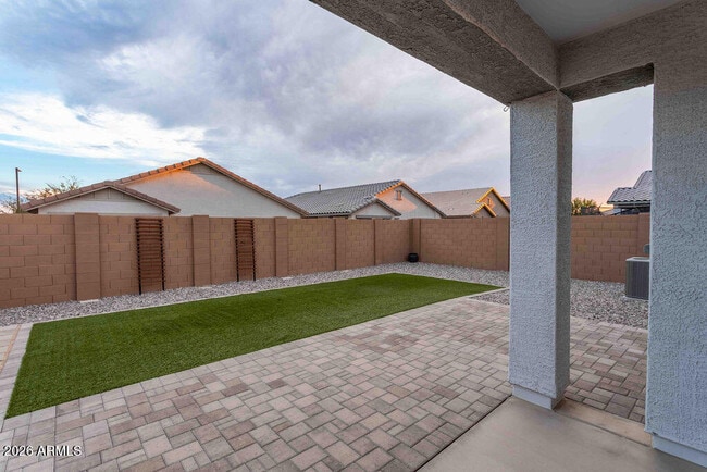 Building Photo - 14341 W Smoketree Dr