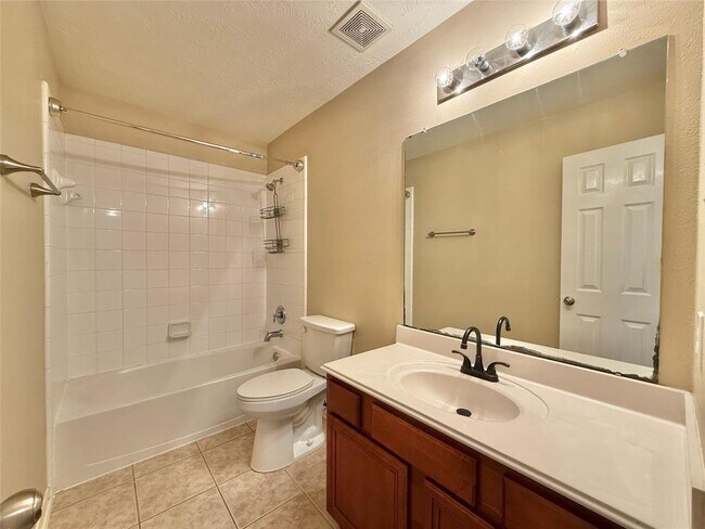 Building Photo - 25314 Oak Knot Dr
