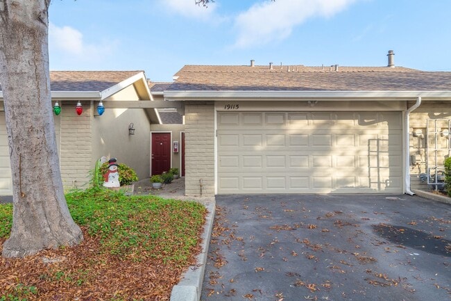 Building Photo - Charming 3-Bedroom Condo in Creekside Village – Prime Location!