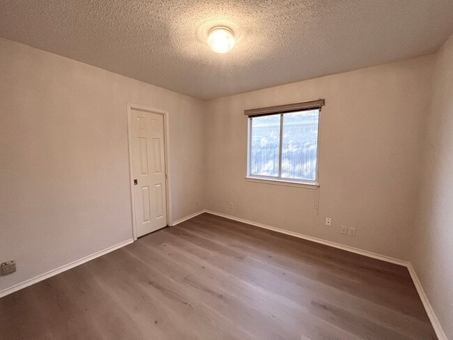 Building Photo - Single Story 4 Bedrooms 2 Bathrooms Home for Rent in Prime Northwest of Austin Location, nearby A...