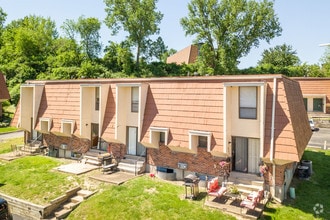 Building Photo - Chateau Du Mont Apartments