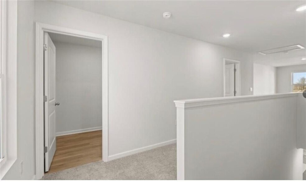 Building Photo - 129 King Vlg