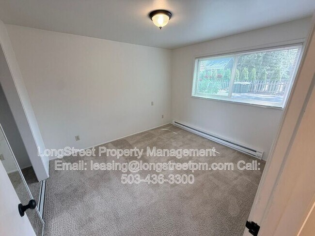 Building Photo - 2612 NW Tyler Ave