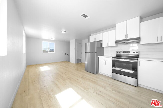 Building Photo - 238 W 84th Pl
