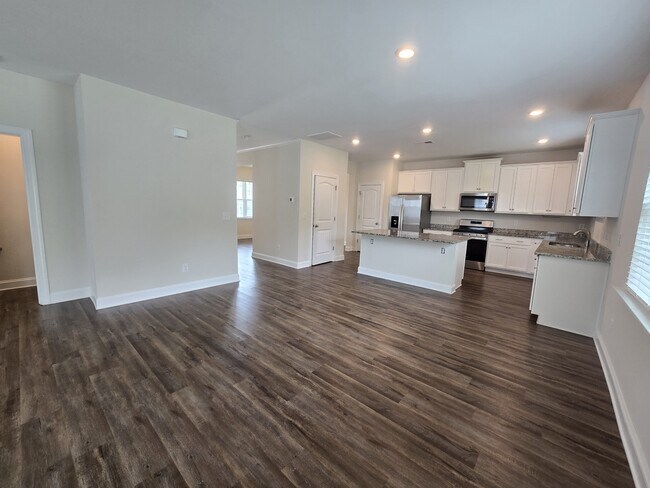Building Photo - 344 Quarryrock Rd