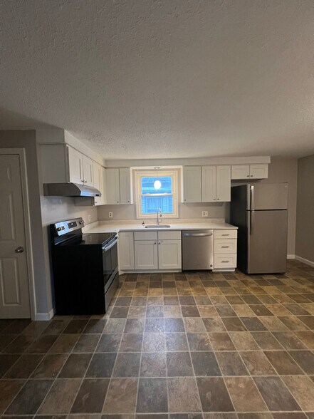 Building Photo - 56 Hall St